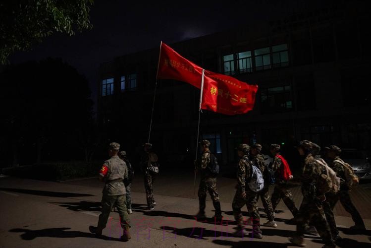 佩家军抵达深圳鹏城进行首训 为梦想脚踏实地 佩家军抵达深圳鹏城进行首训 为梦想脚踏实地